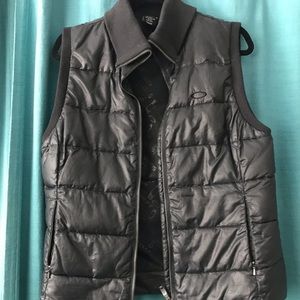 Black puffy vest